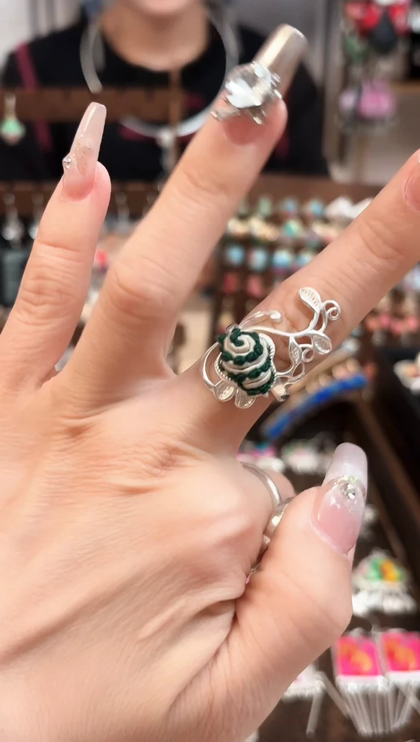 织绣非遗彩云南阁老绣饰品194