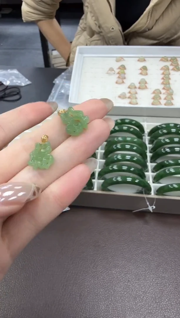 颈饰未镶嵌和田玉多样性发其一zj