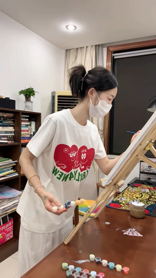 2025夏季新款韩版复古设计感趣味印花短袖T恤上衣气质百搭休闲裤