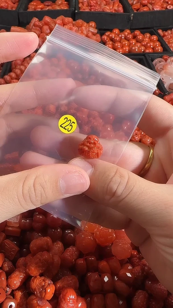 颈饰未镶嵌南红玛瑙1
