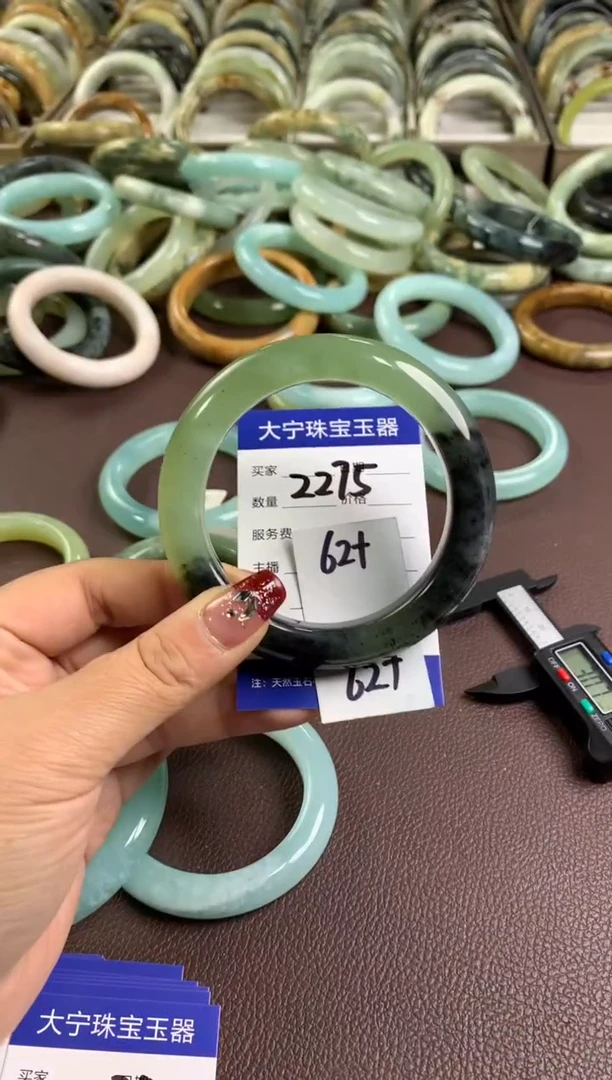 【闪购商品】蛇纹石玉手镯未镶嵌2275