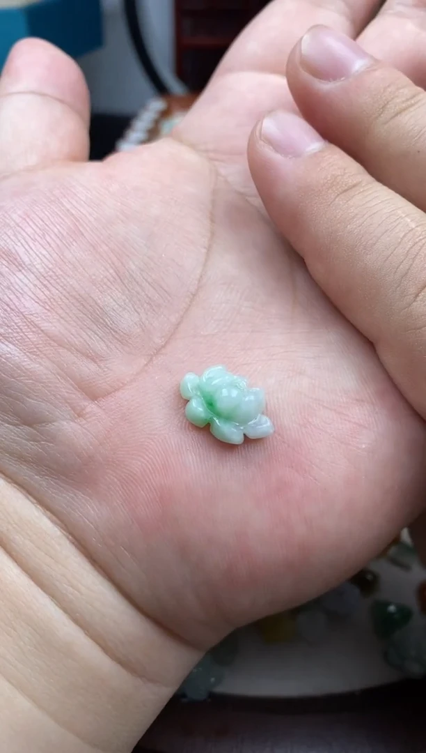 未镶嵌挂件翡翠出***仙翡翠