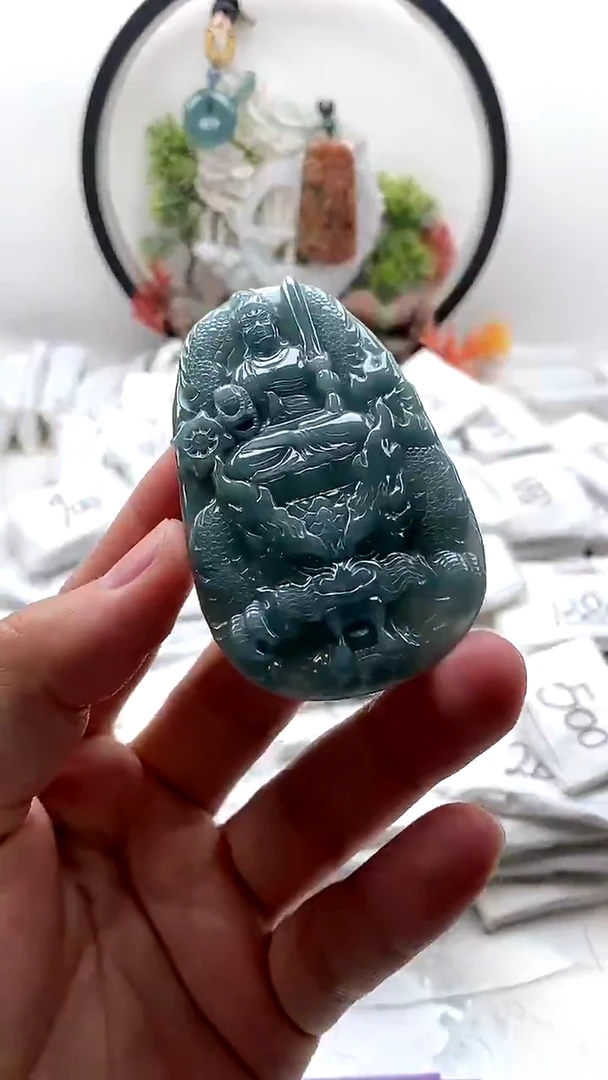 颈饰未镶嵌翡翠不动明王