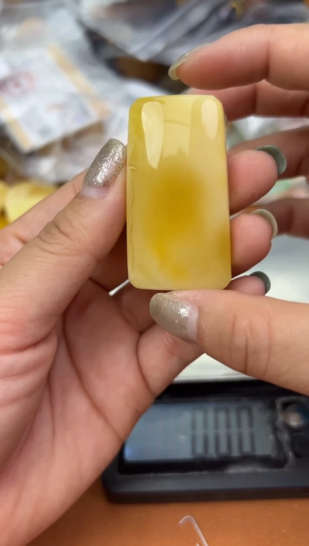 未镶嵌蜜蜡裸石蜜蜡吊坠