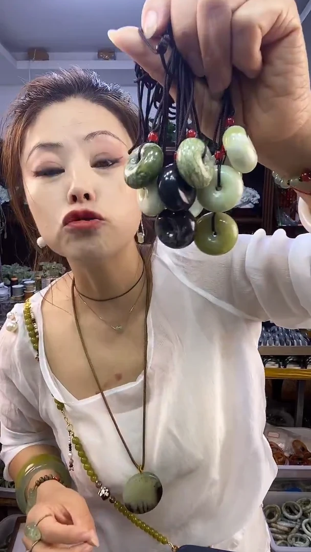 未镶嵌蛇纹石玉平安扣多样性发货其中之一