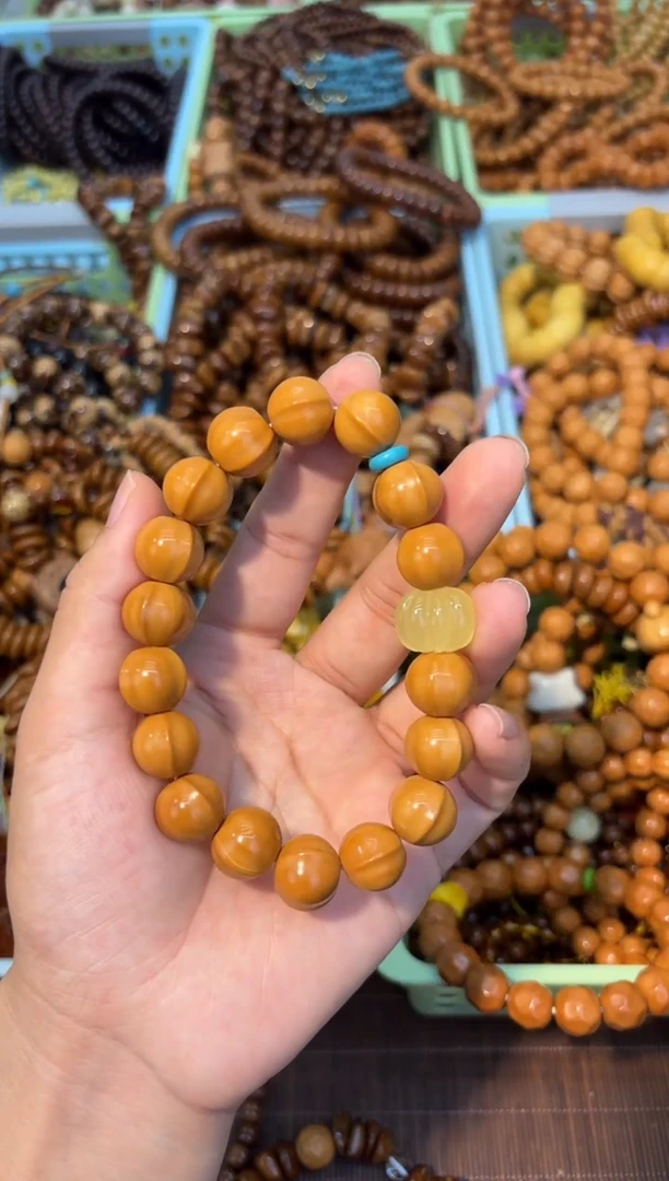 手串白玉菩提猴头鲨鱼贝