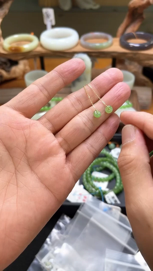 和田玉18K金镶嵌耳饰乌兰海苹果绿 甜甜圈耳线 多样性发一