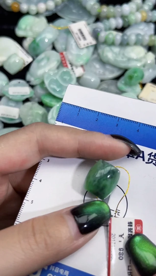 颈饰未镶嵌翡翠翡翠A货