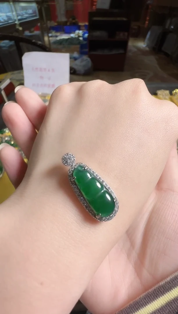 颈饰未镶嵌翡翠翡翠