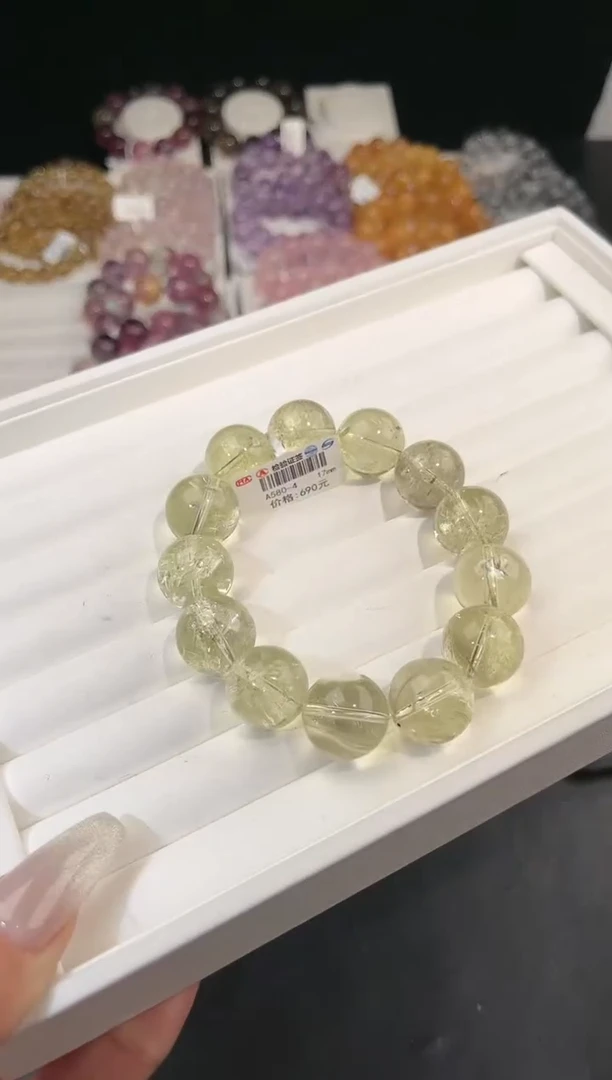 【闪购商品】水晶手链未镶嵌多样性发一竹叶青17mm