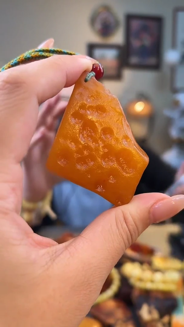 琥珀颈饰未镶嵌吊坠