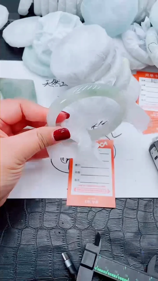 【闪购商品】石英质玉手镯未镶嵌R115-62/63