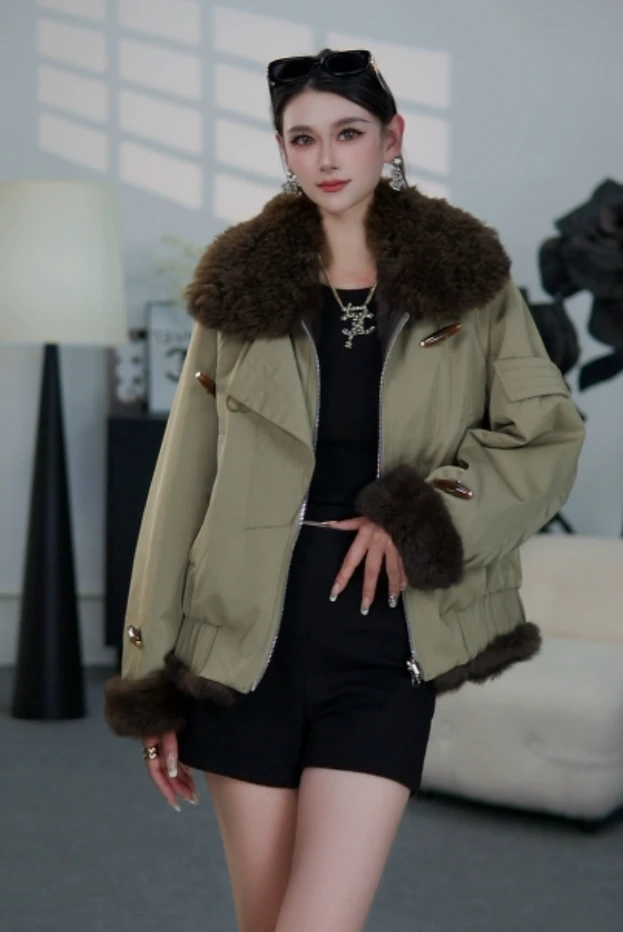 2025年新款女款原创休闲两面穿短款羊毛大翻领皮草派克2501