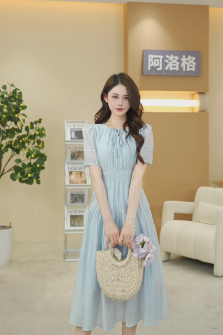 连衣裙灯笼袖褶皱夏季短袖温柔小众时尚网红洋气炸街女装