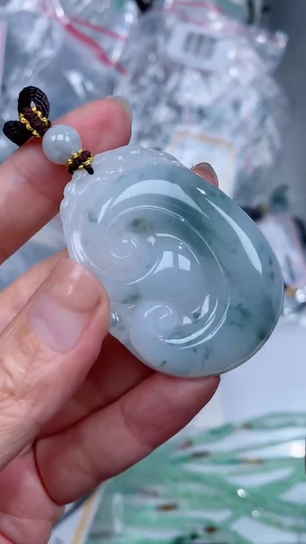 颈饰未镶嵌翡翠吊坠
