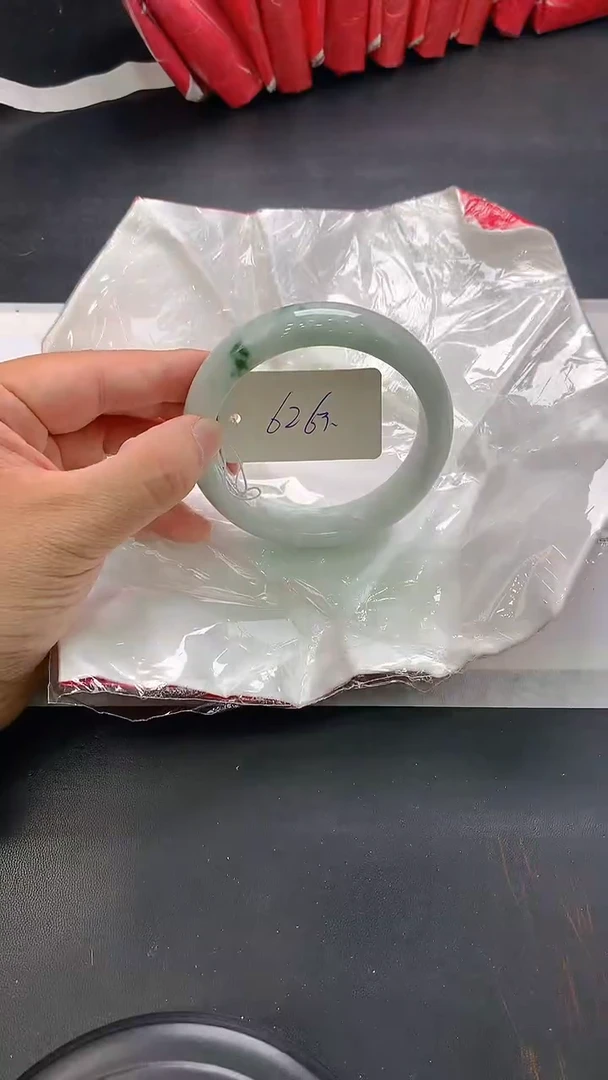 翡翠手镯未镶嵌210