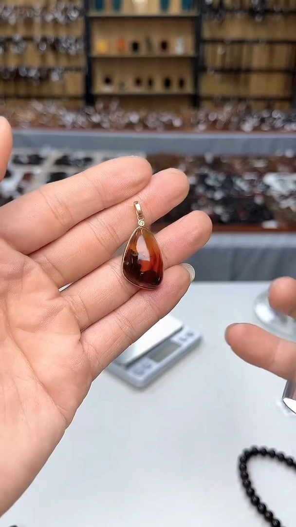 裸石琥珀未镶嵌抚顺琥珀吊坠多样性发其一