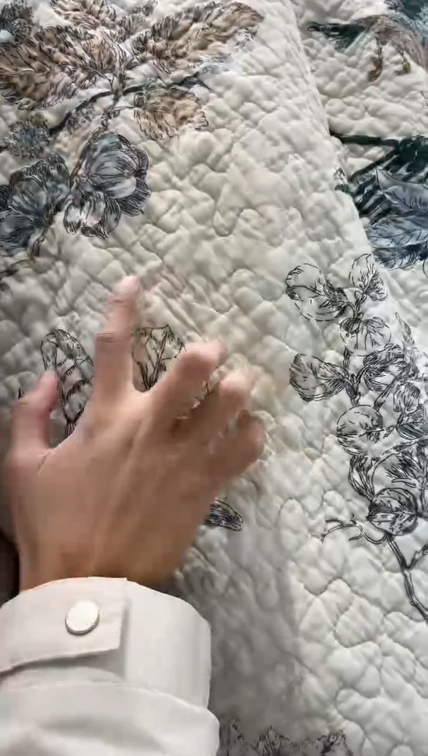 棉220*240纯棉床盖132号瑕疵脏迹