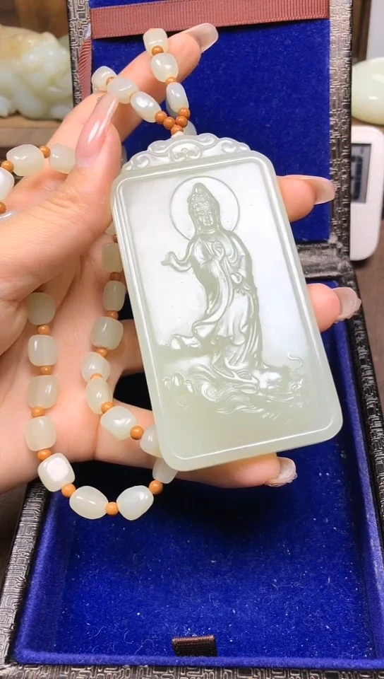 和田玉未镶嵌颈饰观音