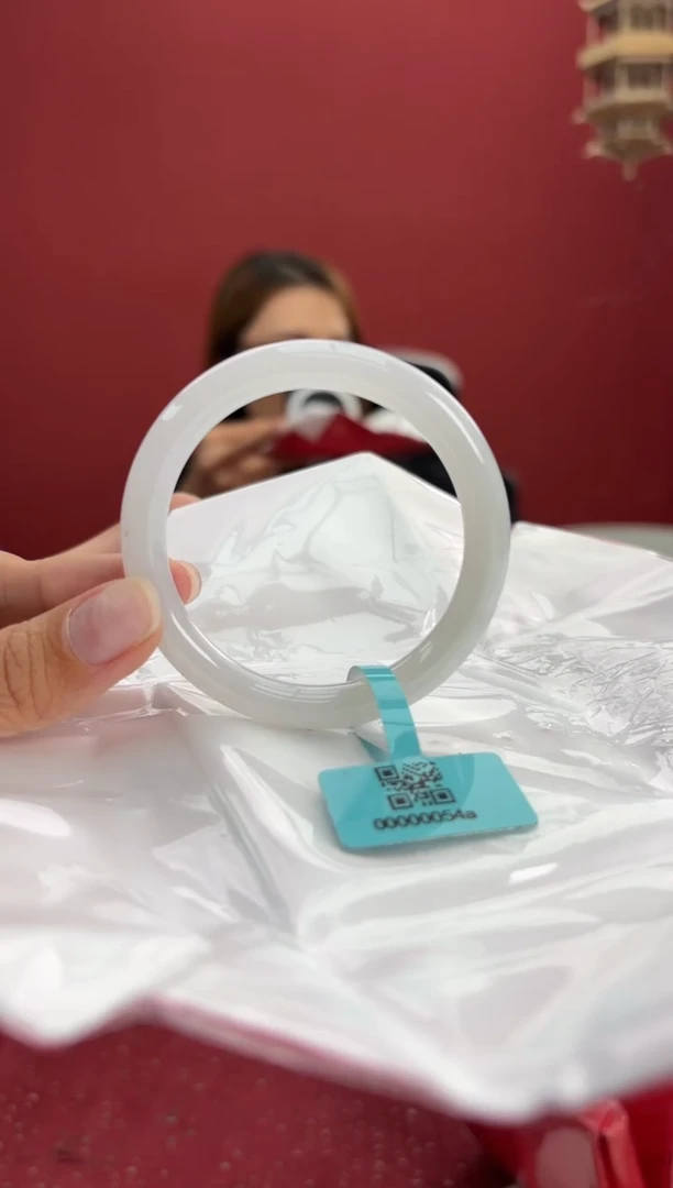 翡翠手镯（圆镯）未镶嵌17手镯