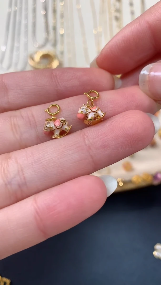 【小袁臻选】K金旋转小木马FF1042（不含链）