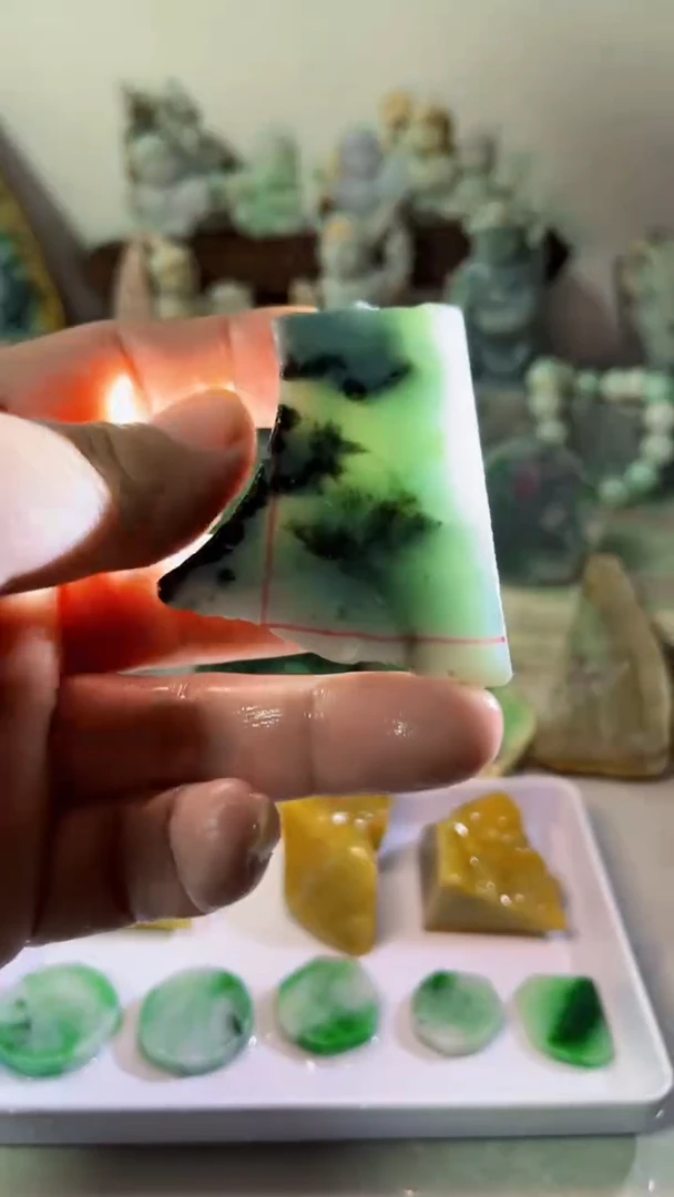 【闪购商品】翡翠吊坠(不含链)未镶嵌A349