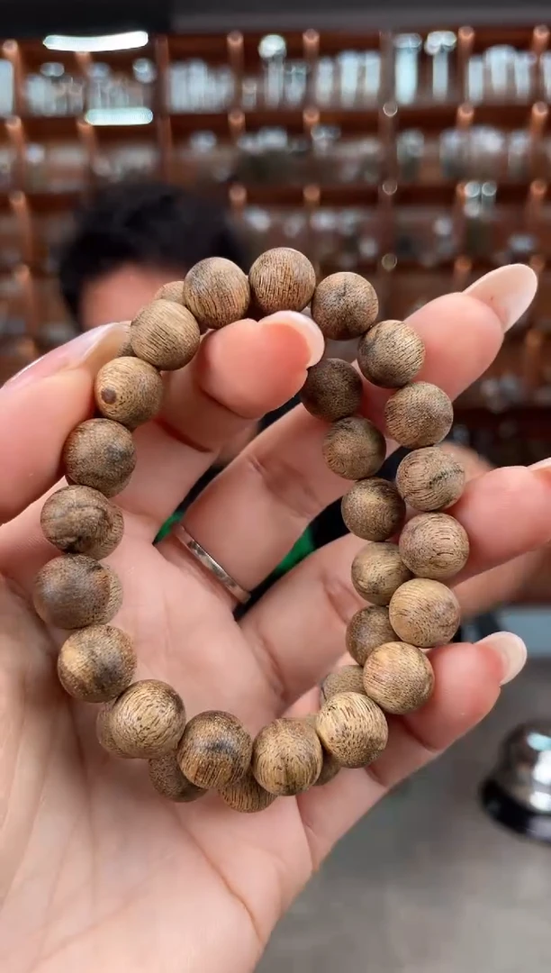 【闪购商品】沉香手串92号海南黑油格多样性发一条