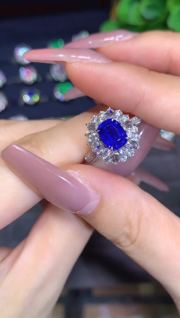 戒指蓝宝石18K金镶嵌3.12CT