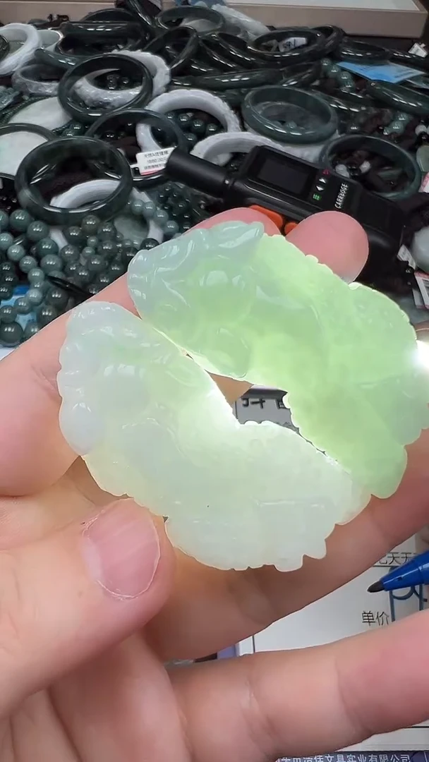 翡翠未镶嵌颈饰 全场天然A货翡翠一物一证多样性发其一