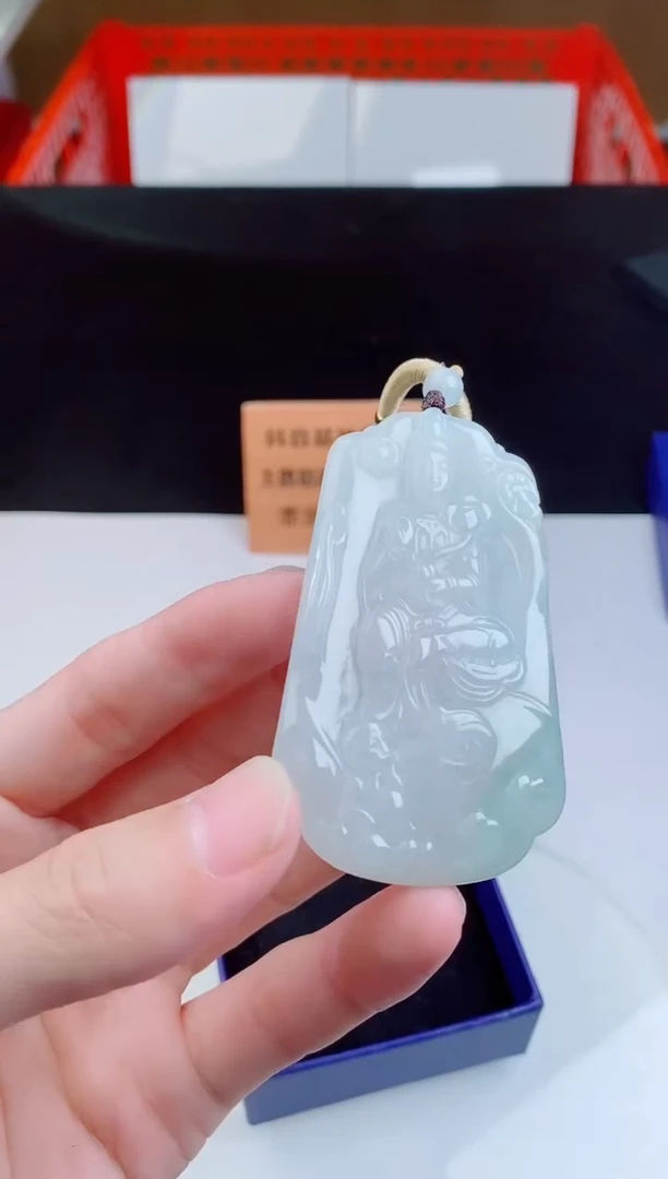 颈饰未镶嵌翡翠   ·