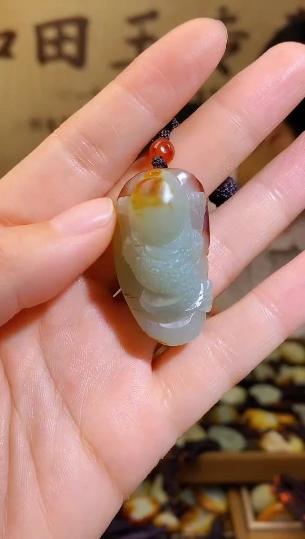 和田玉未镶嵌颈饰1