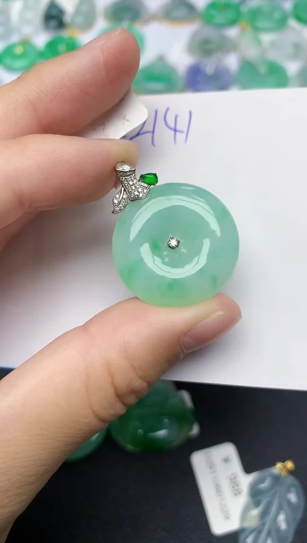 颈饰18K金镶嵌翡翠 天然缅甸A货翡翠百元以上9元证书费自理