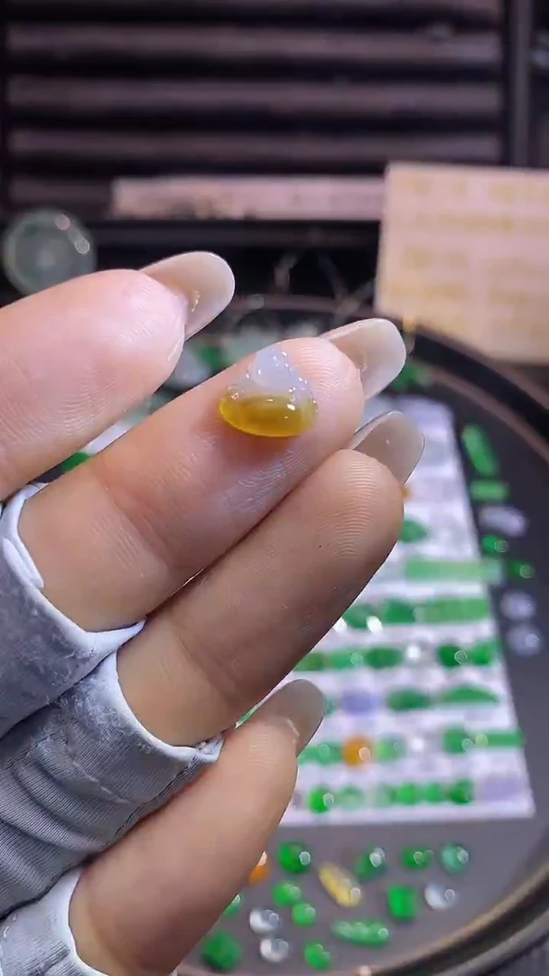 翡翠挂件未镶嵌佛公