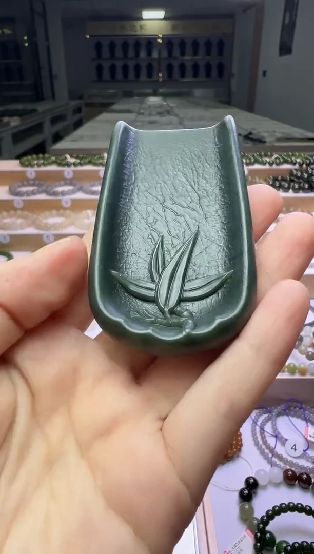 和田玉未镶嵌摆件138号卡