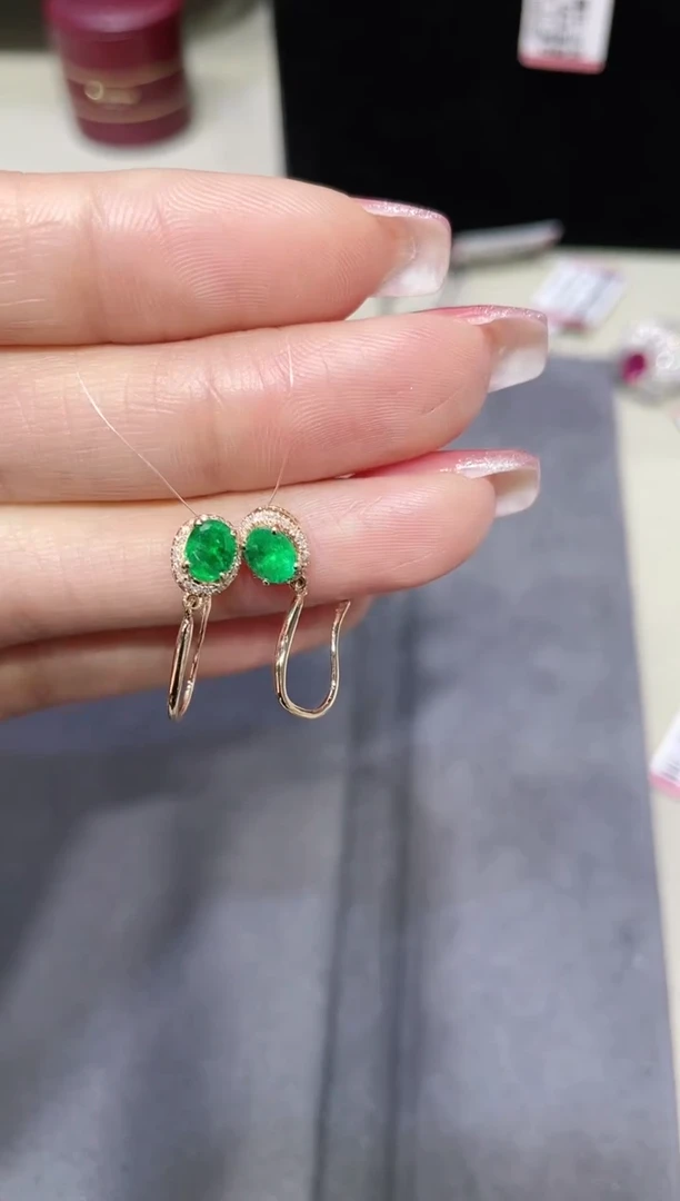 18K金镶嵌天然祖母绿耳饰 K玫