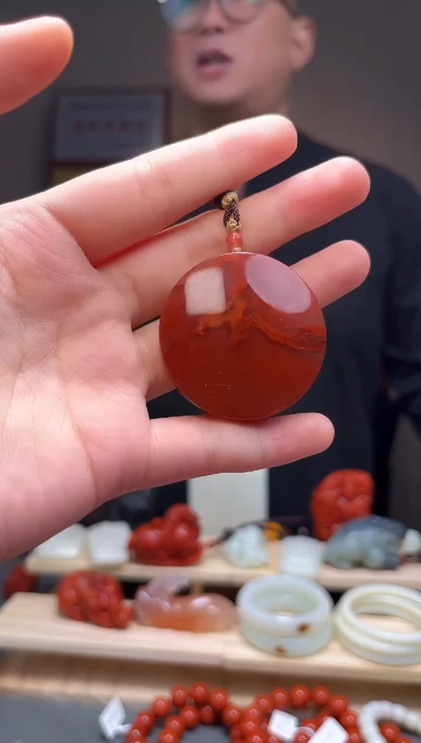 颈饰未镶嵌南红玛瑙吊坠