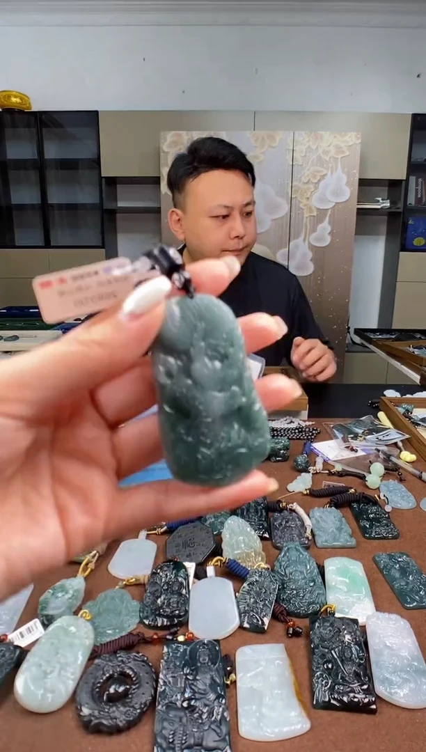 颈饰未镶嵌翡翠多样性发其一