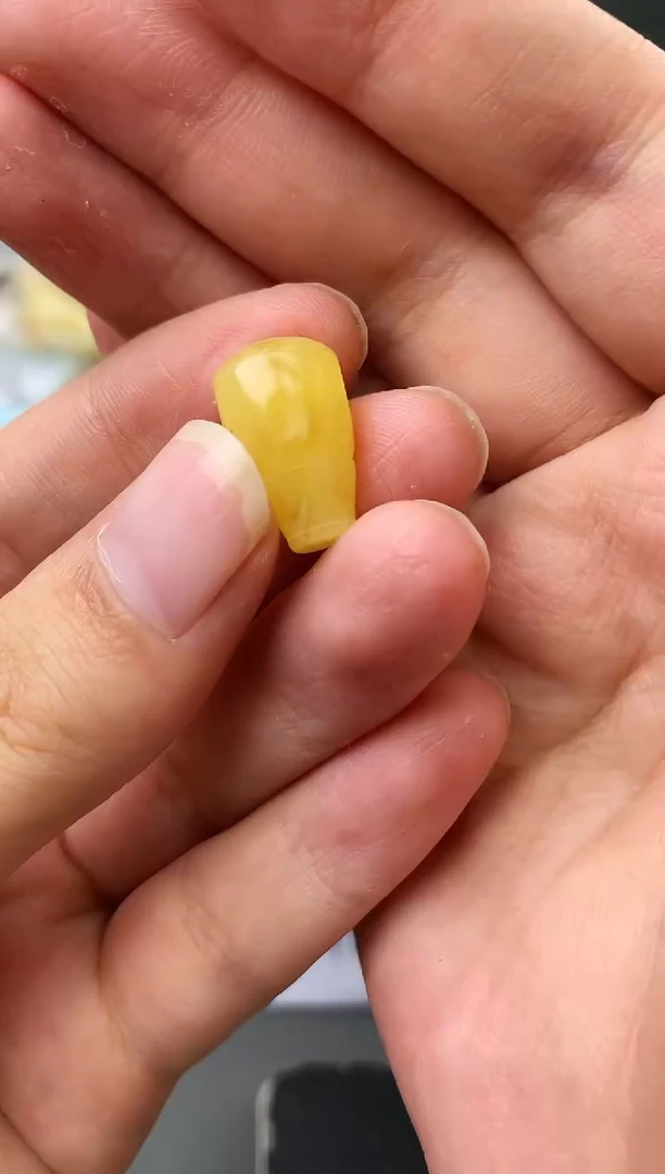 未镶嵌琥珀珠宝奇石13