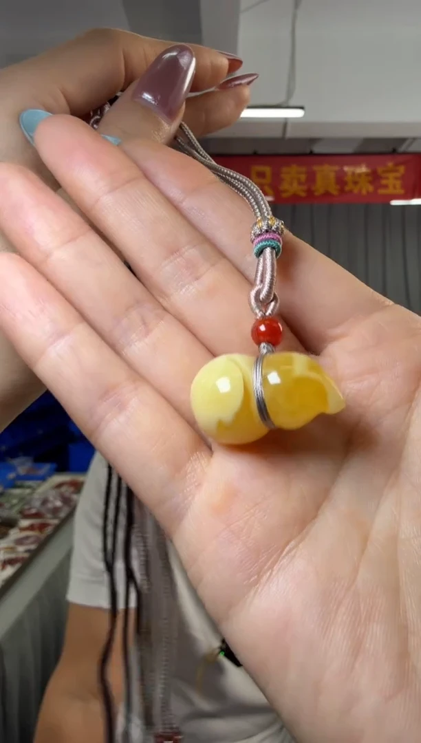 蜜蜡吊坠(不含链)未镶嵌俄料白花蜜蜡立体葫芦吊坠5-6克
