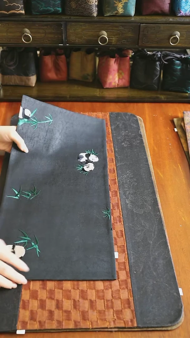 5024熊猫双面香云纱