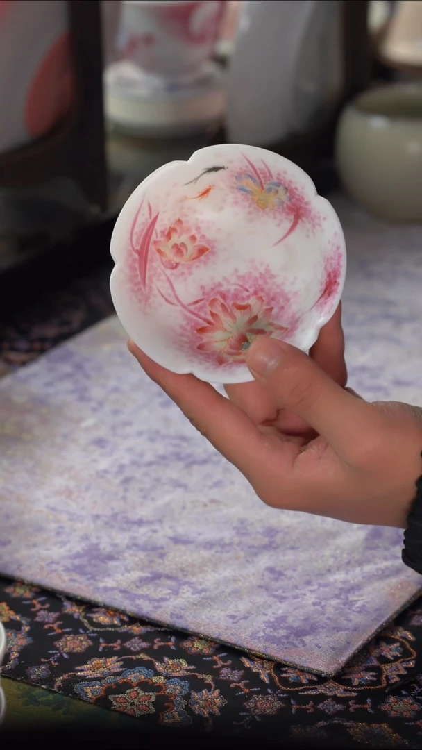 英姐好物分享@@羊脂玉花瓣杯