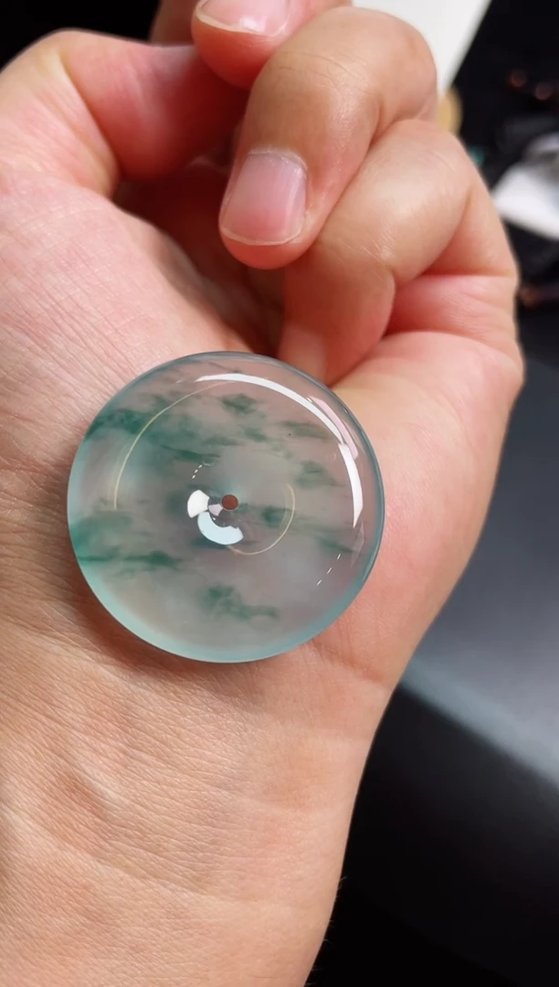 翡翠未镶嵌颈饰平安扣 尺寸 34.1   6.3mm