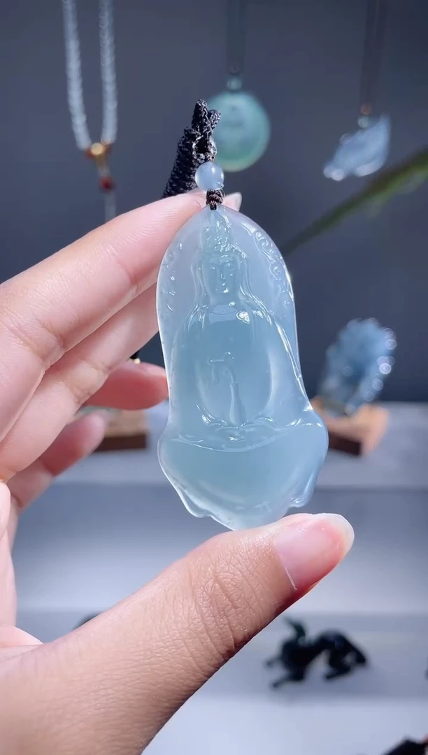 翡翠未镶嵌颈饰素衣观衣