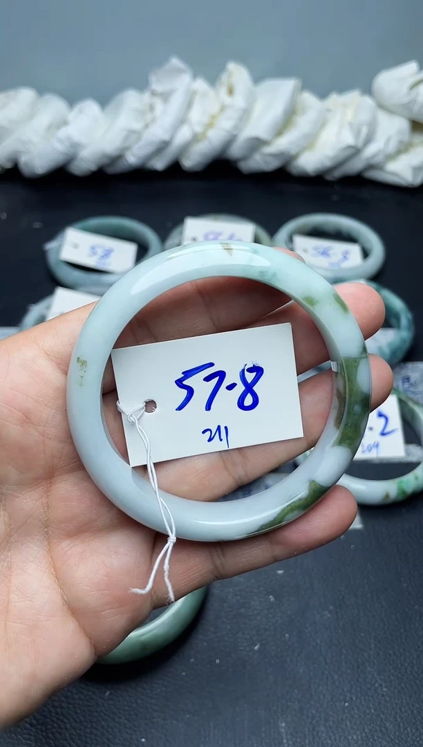 未镶嵌手镯翡翠211