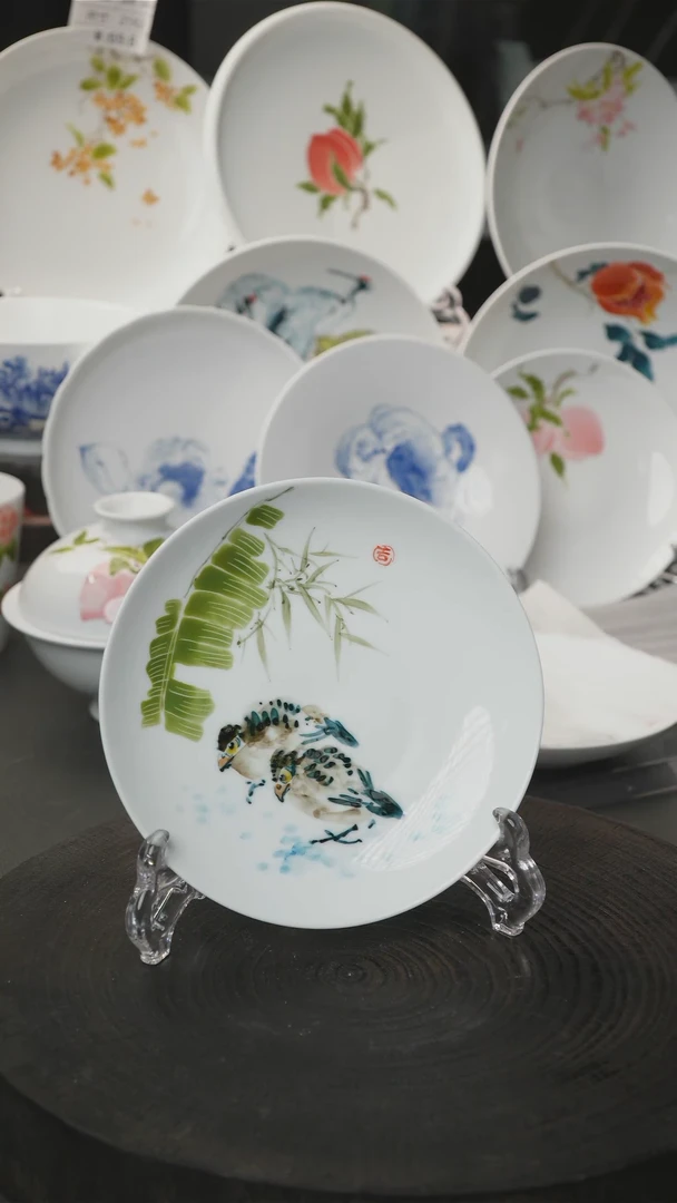 盘景德镇釉下五彩盘子