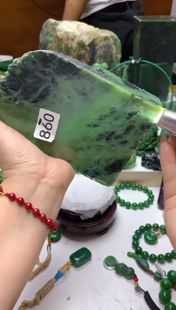 未镶嵌和田玉（碧玉）珠宝半成品1