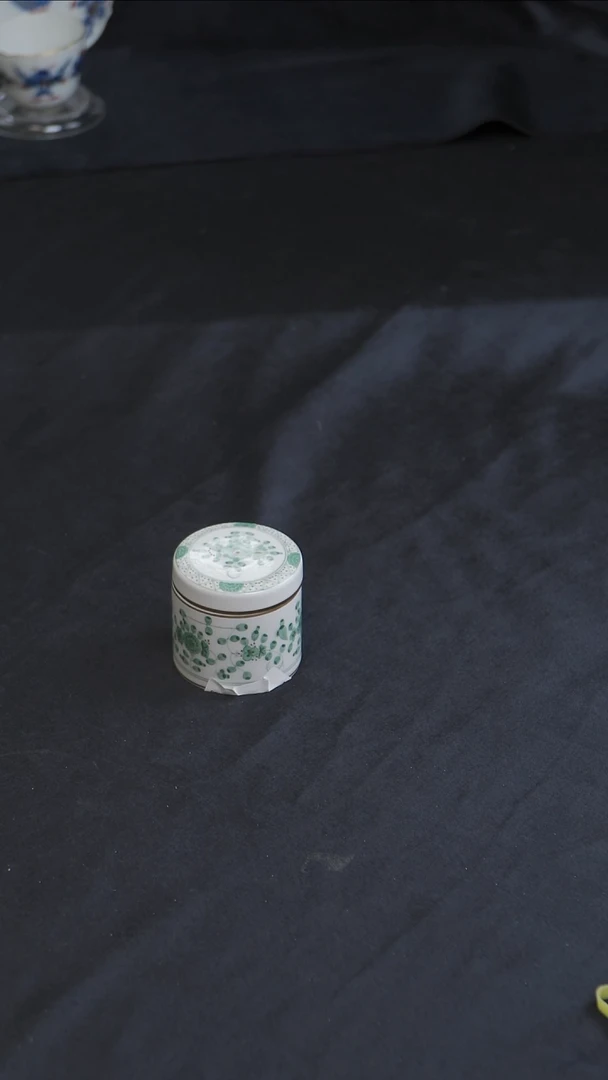 骨瓷婷婷中古器物如图所示71