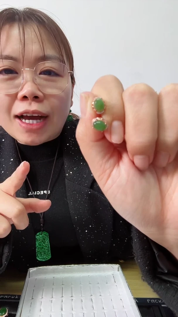 【闪购商品】和田玉耳钉银S925镶嵌耳钉