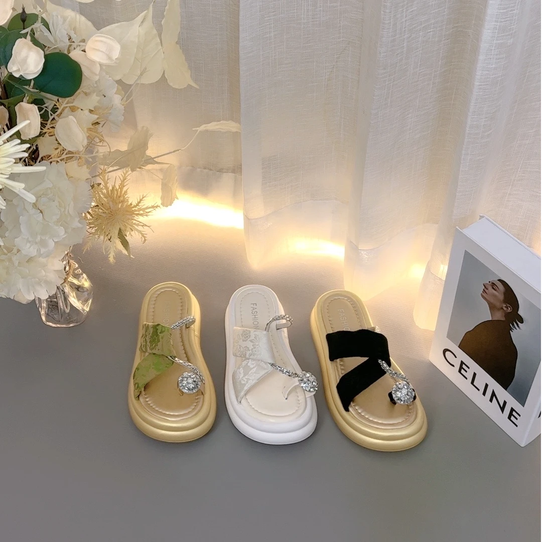 2025新夏交叉绑带高贵舒适百搭休闲小众软底厚底外穿女凉拖鞋