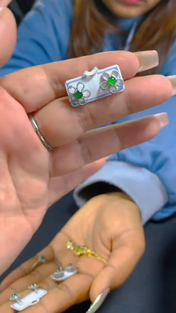 【闪购商品】翡翠耳饰未镶嵌0665834745多样性发一